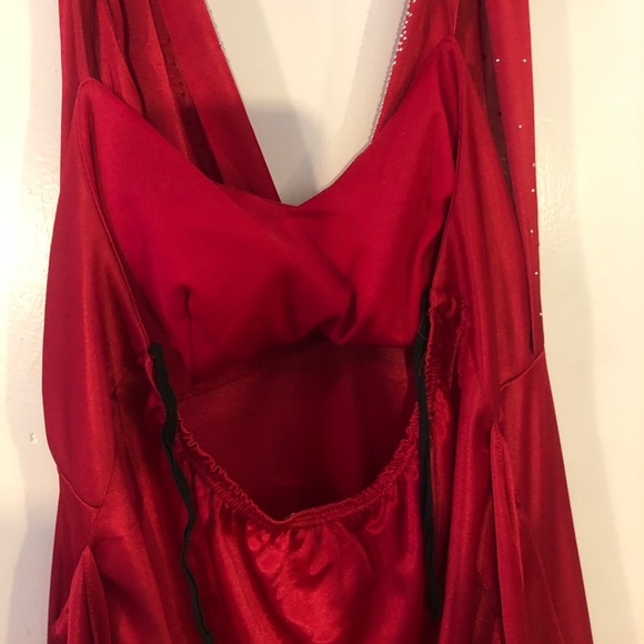 Red Dress - Picture 3 of 4